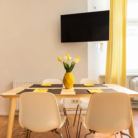 Freshly Renovated With A/c - Mitte Prenzlauer Berg Apartment *